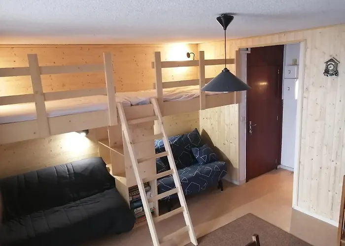 6 Places Apartment *