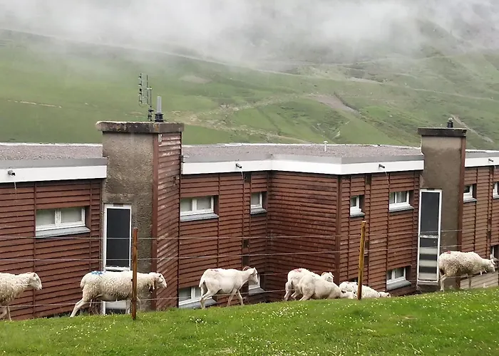 6 Places Apartment *